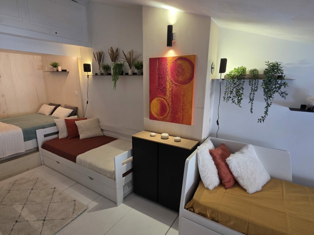 Mezzanine avec 6 couchages après la rénovation d'un duplex aux Arcs 1800